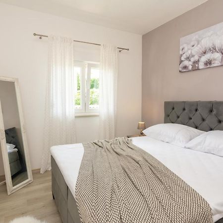 Holiday Home Bibano Bibinje Bagian luar foto